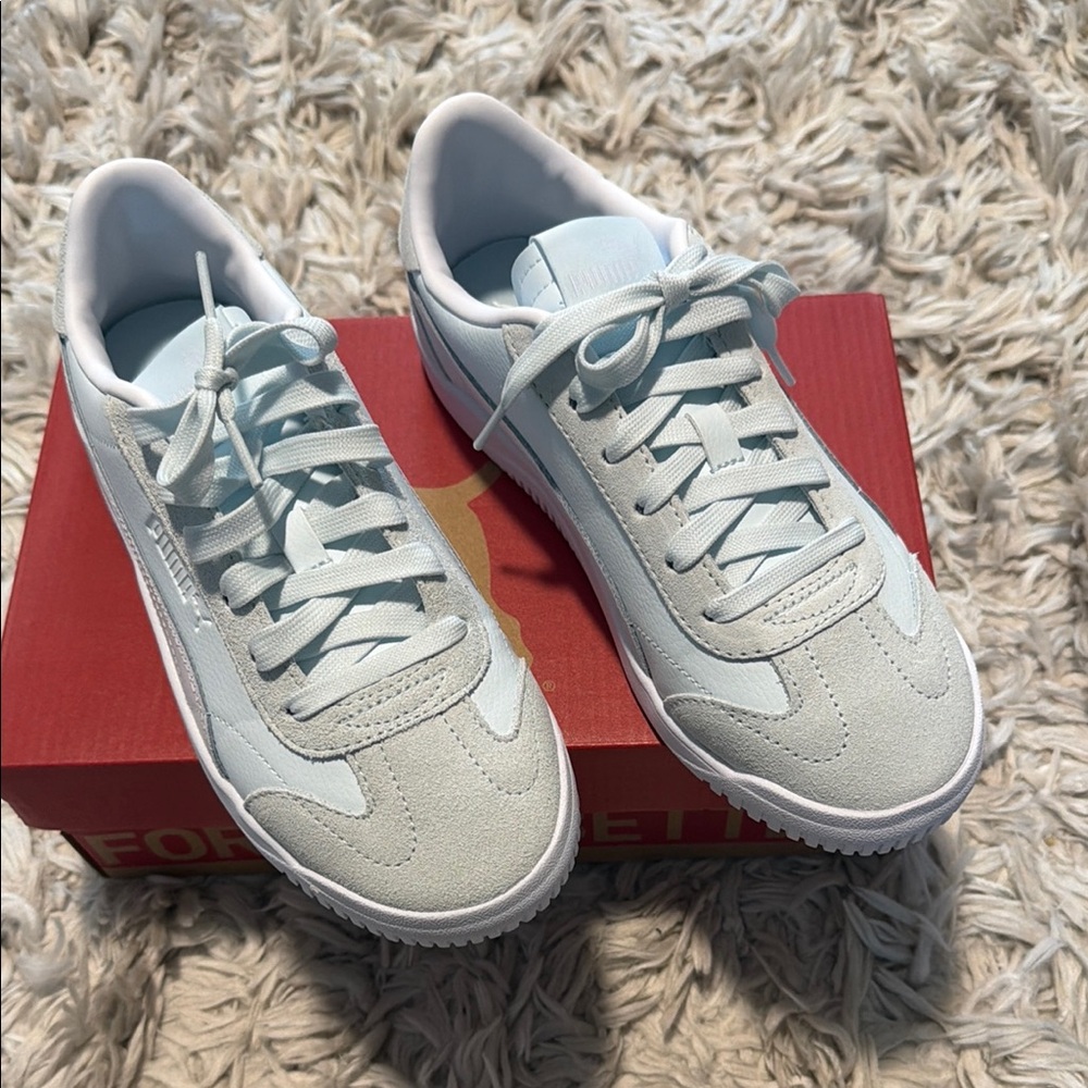 Puma Sneakers